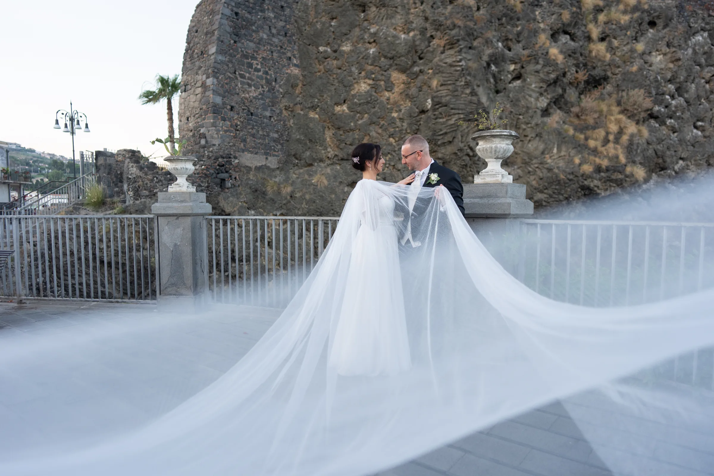 Claudio e Marianna — wedding photograph in Duomo Catania e Acicastello, Sicily
