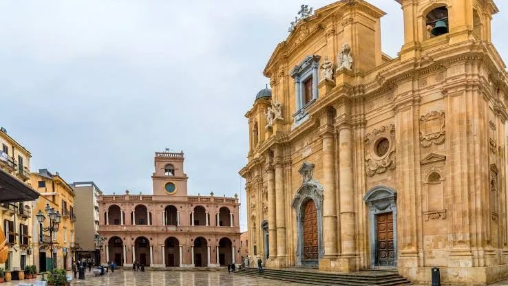 Beautiful scenic landscape overlooking the calm waters and historic waterfront of Trapani.